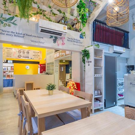 Kinnon Deluxe Hostel Coworking Cafe Bangkok Exterior foto