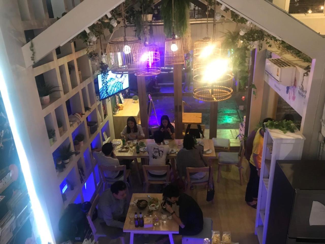 Kinnon Deluxe Hostel Coworking Cafe Bangkok Exterior foto